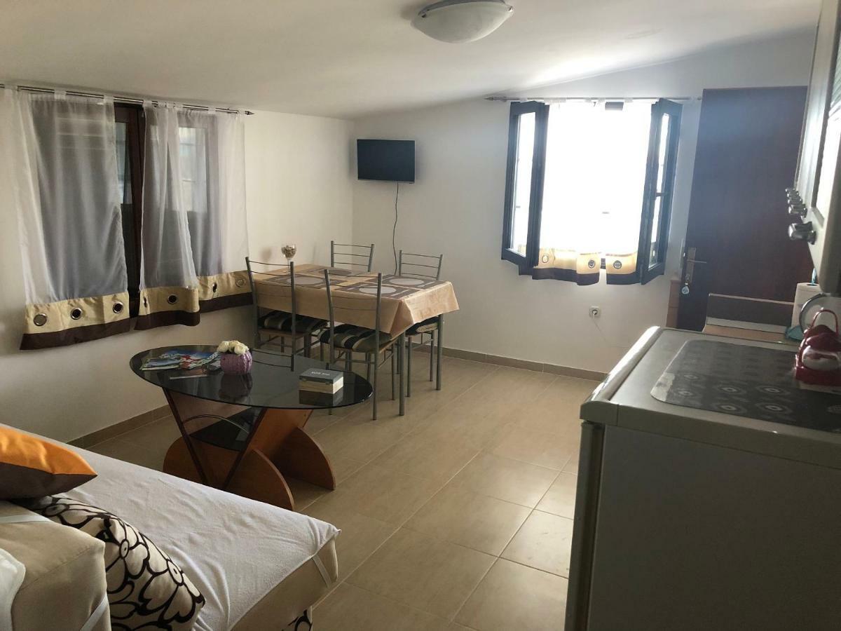 Apartment Leon & Grga Šibuljina エクステリア 写真